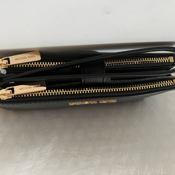 Michael Kors Lg Jet Set Double Zip Wristlet - Picture 2 of 8